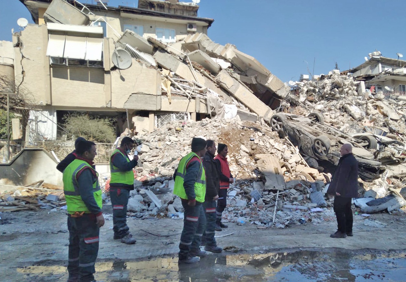 BAŞKAN GÜMÜŞ DEPREM BÖLGESİNDE