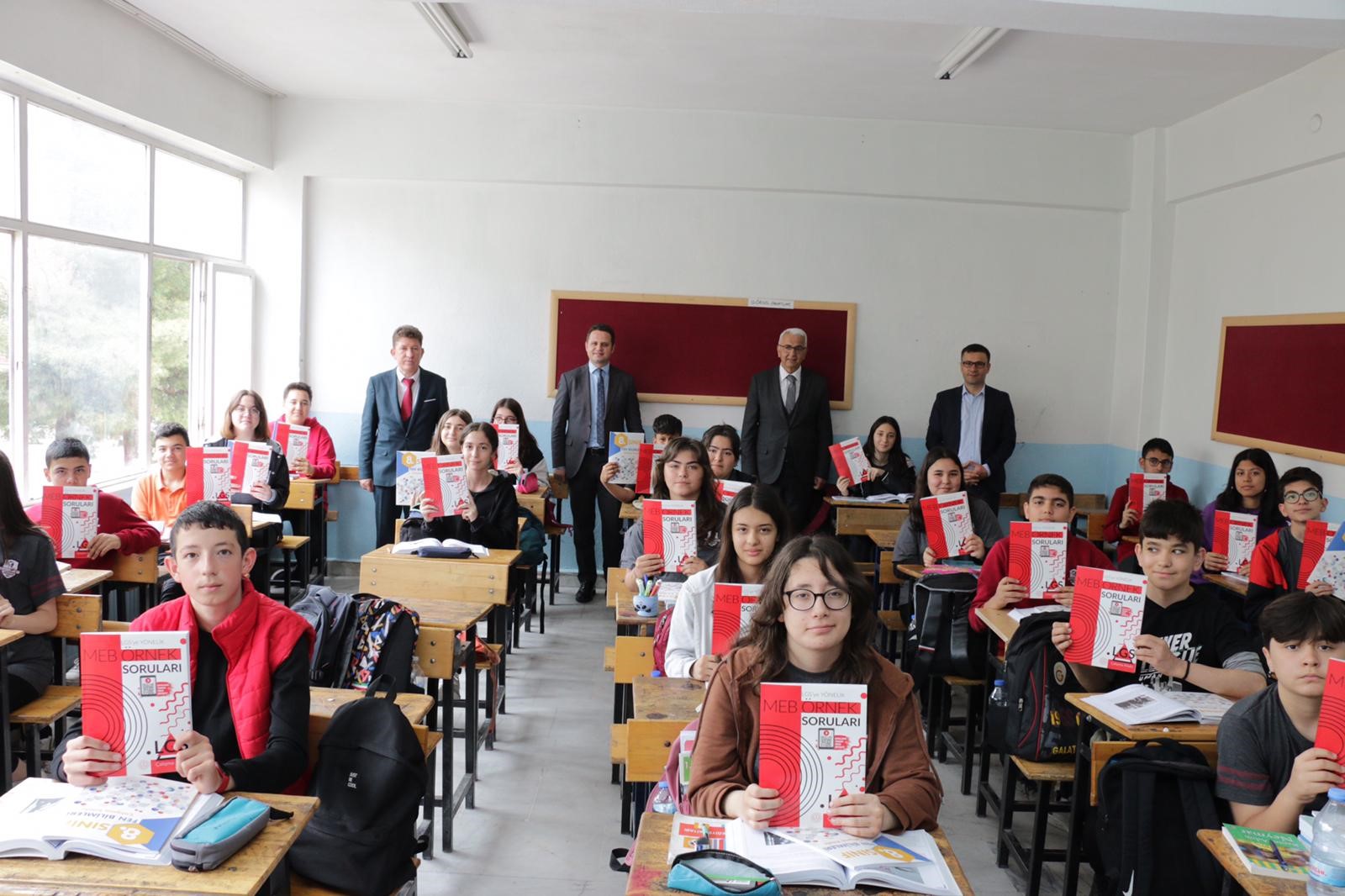 Sınav yardımcı kitaplarının ücretsiz dağıtımı başladı