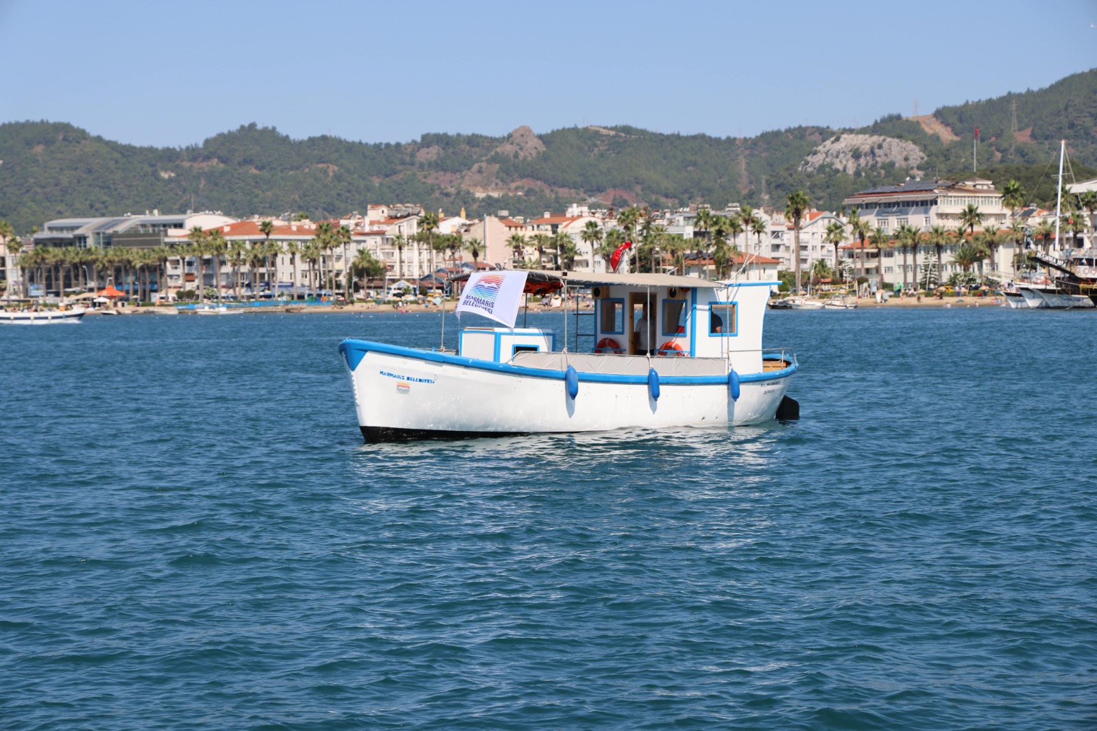 HURDAYDI TAMİR ETTİLER DENİZ TEMİZLİĞİ İÇİN MAVİ SULARDA