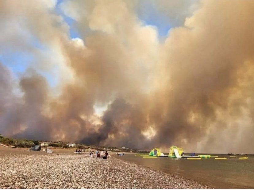 RODOS VE ATİNA'DA ORMAN YANGINLARI DEVAM EDİYOR