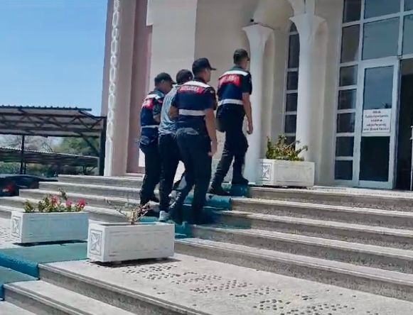 SEYDİKEMER YANGININI YANAN İZMARİT ATARAK ÇIKARAN ŞÜPHELİ TUTUKLANDI