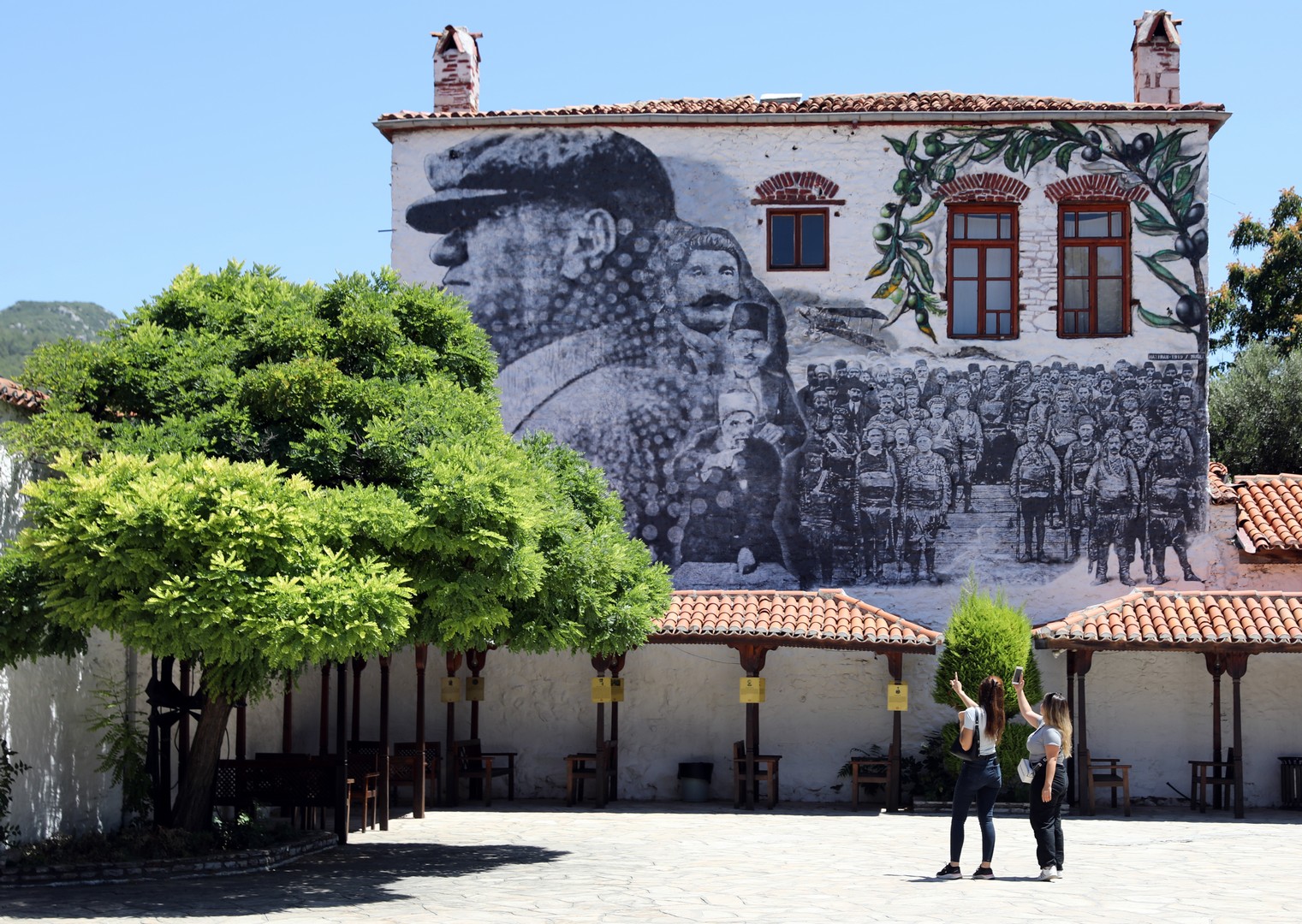 MURAL RESİM ÇALIŞMASI MUĞLALILARDAN YOĞUN İLGİ GÖRÜYOR