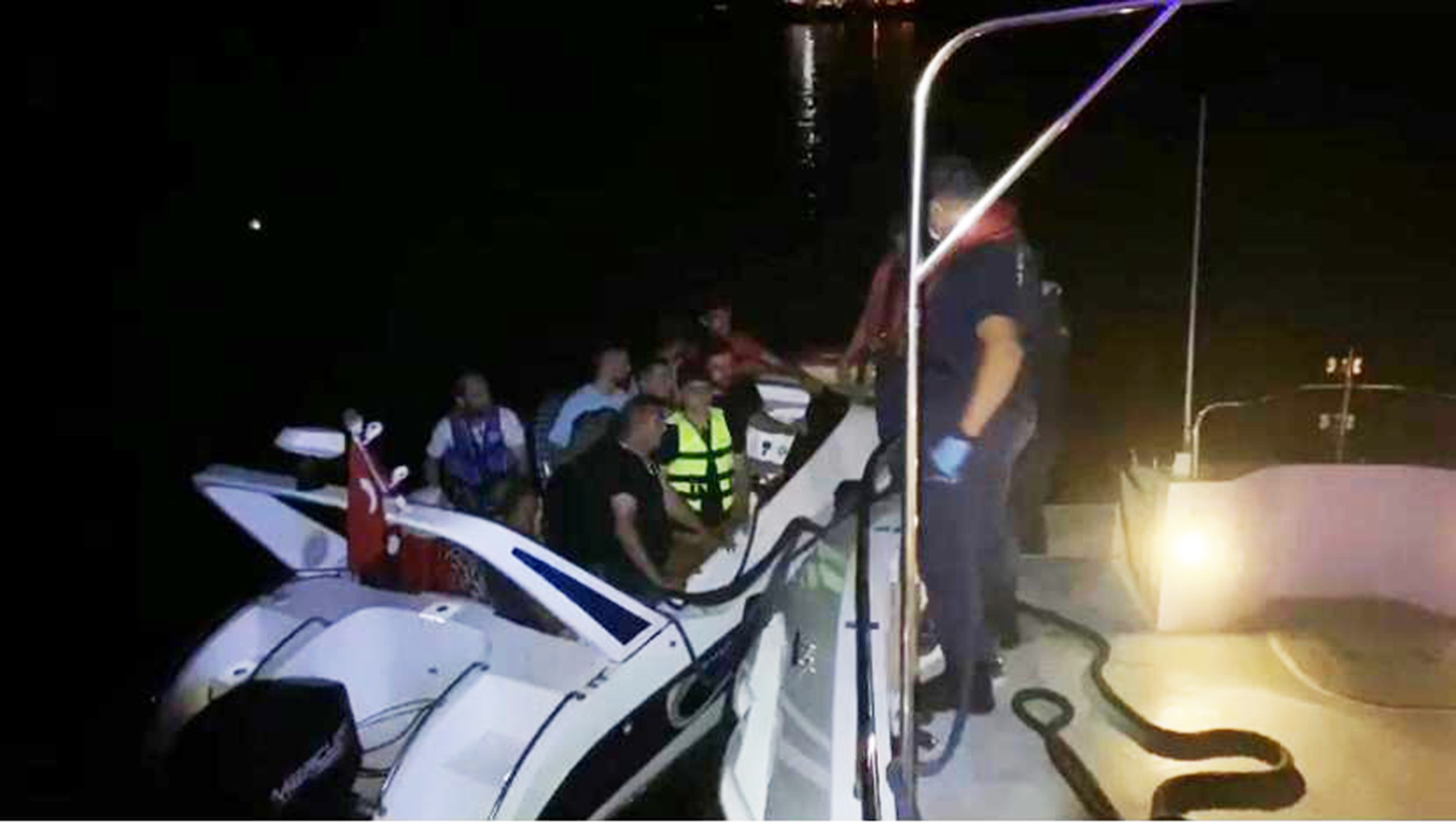 YUNAN'A KAÇMAYA ÇALIŞAN 16 MÜLTECİ YAKALANDI