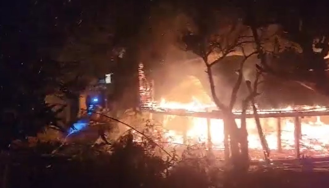 ORHANİYE'DE Kİ AHŞAP EVİ USTALAR MI YAKTI?
