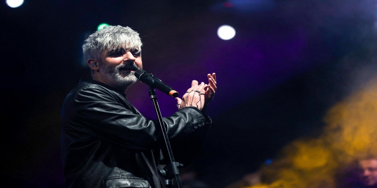 Manuş Baba Ula’da konser verdi