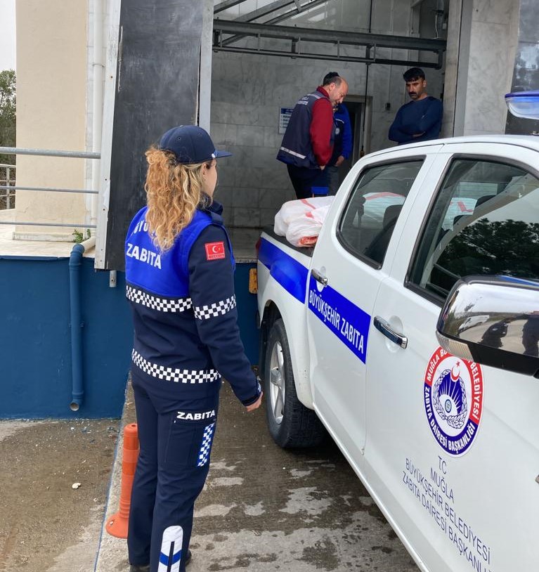 buyuksehir-zabitasi-696-kg-sagliksiz-et-ele-gecirdi-5.jpeg