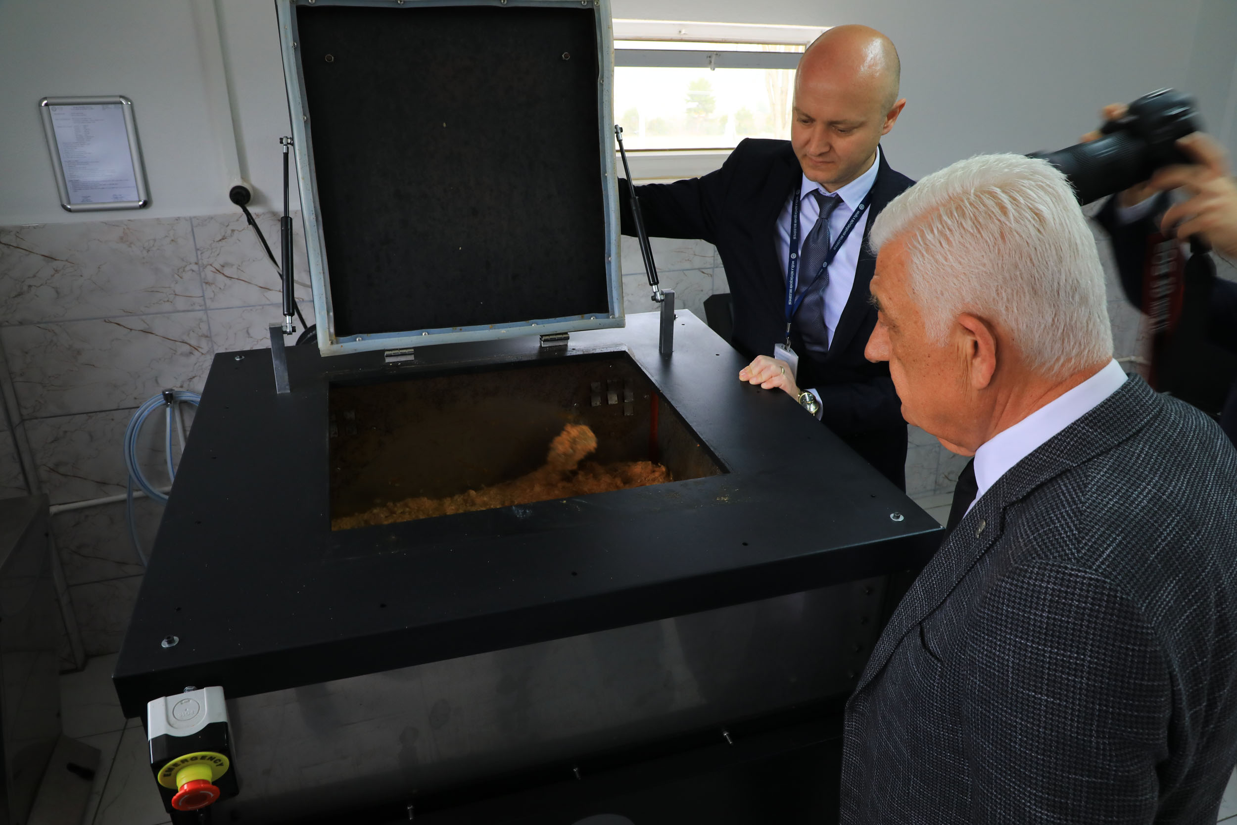 buyuksehir-can-dostlar-icin-5-bin-268-kilogram-mama-uretti-4.jpg
