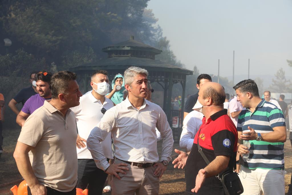 marmaris-belediyesi-yanginlarda-hep-sahada-13.jpg
