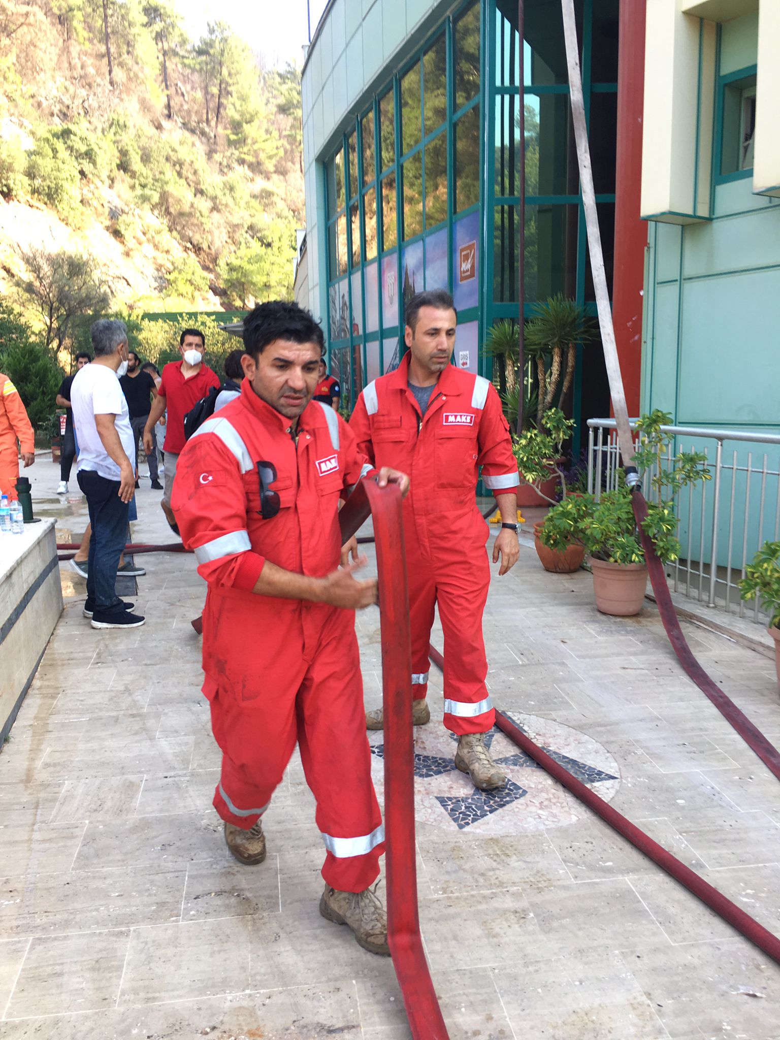 marmaris-belediyesi-yanginlarda-hep-sahada-6.jpg