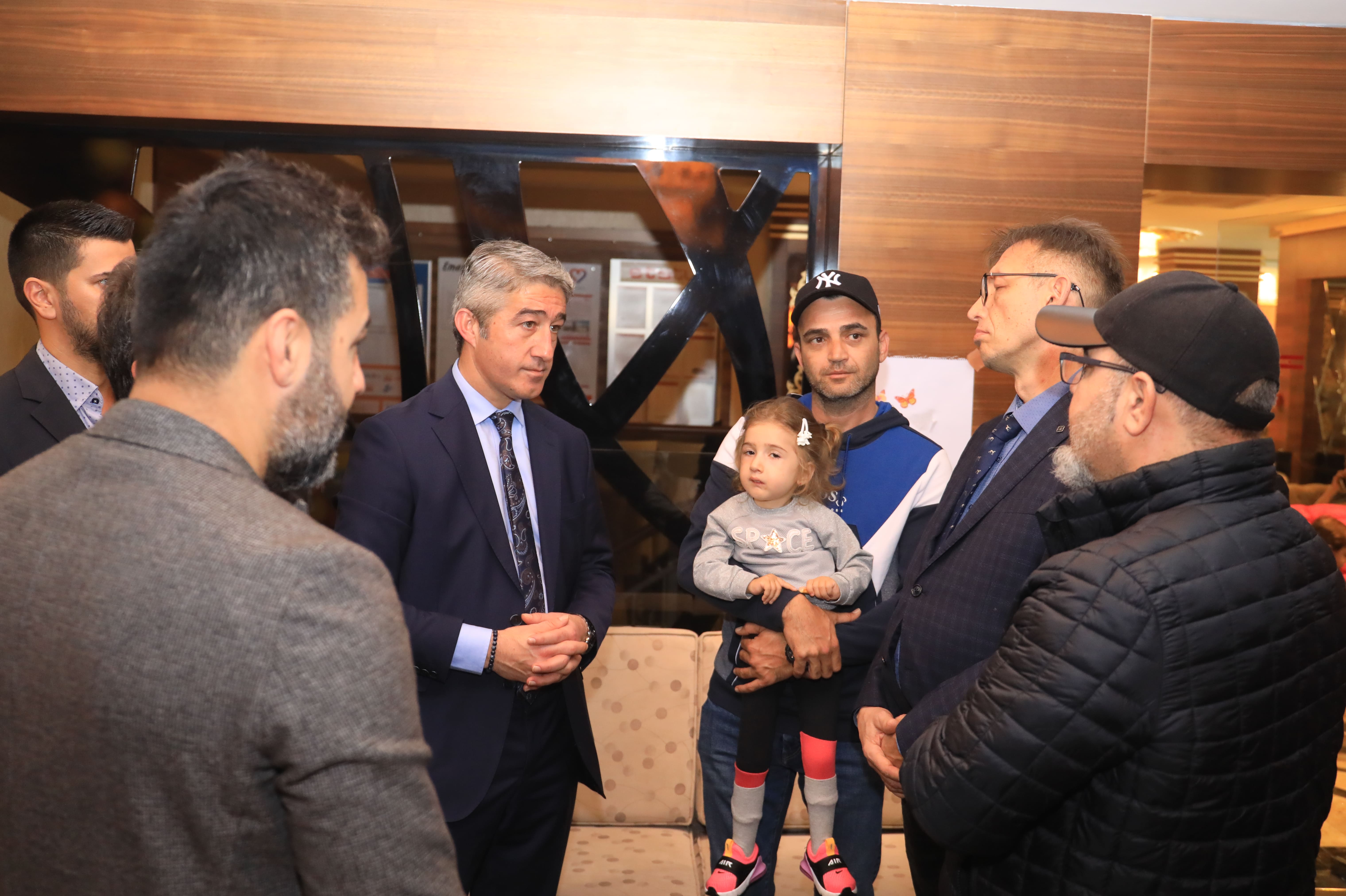 smali-cocuklar-marmariste-1.jpg
