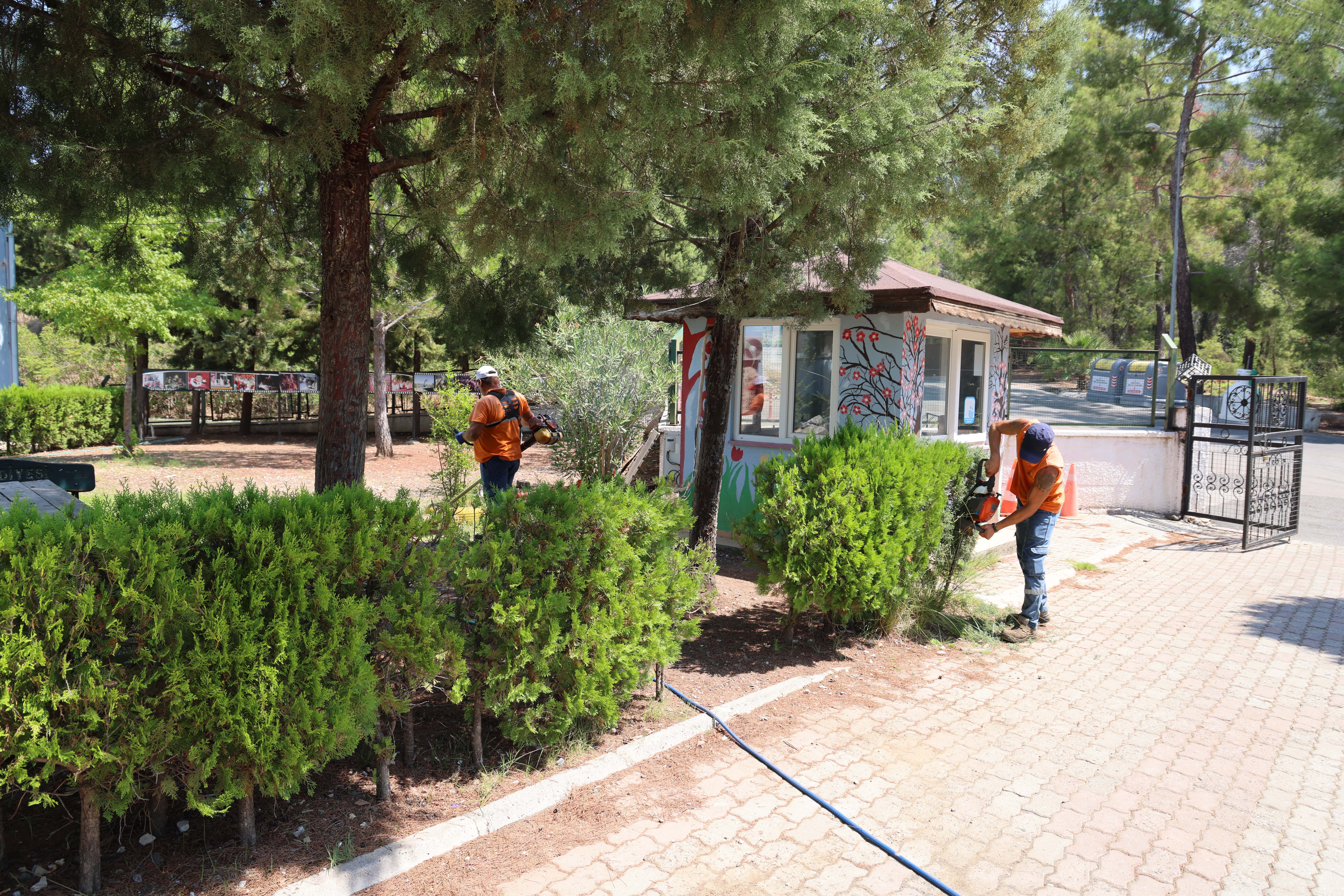 okul-bahceleri-4.jpg