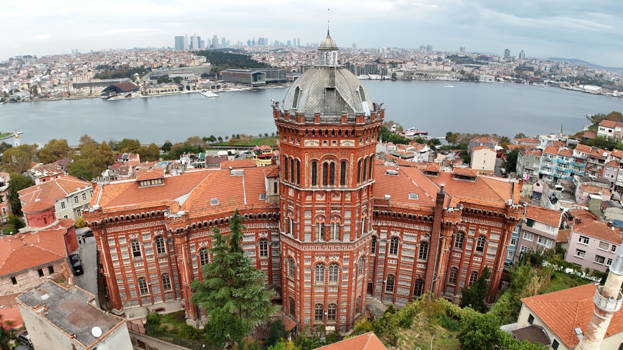 aw566184-09.jpg